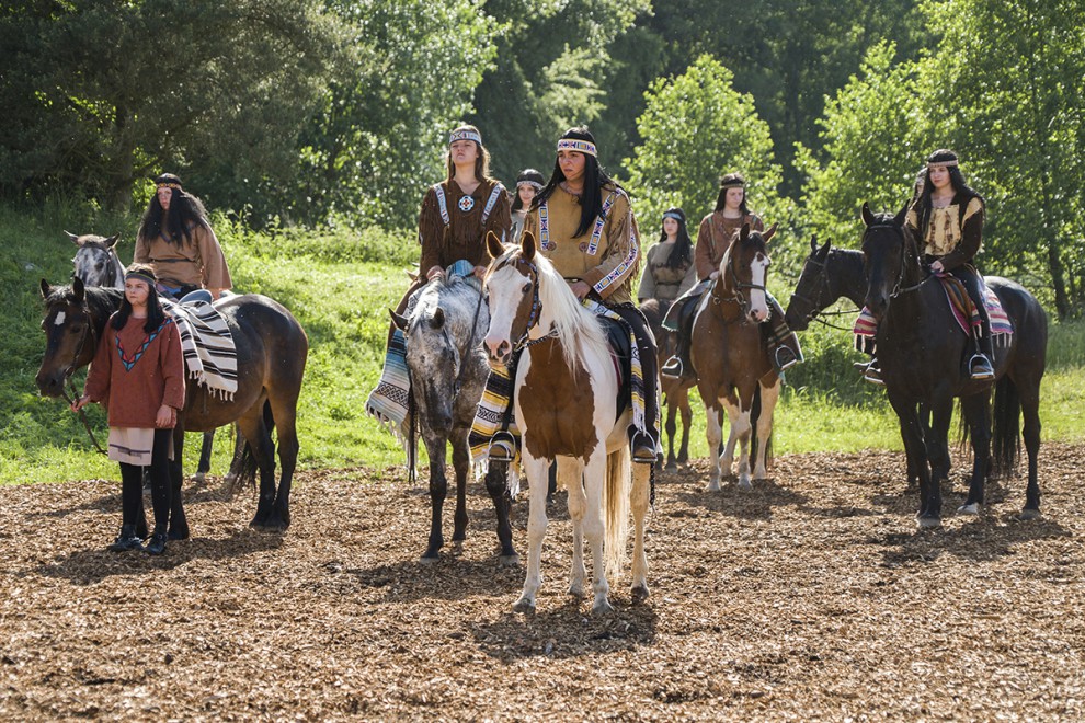 indianer auf pferden