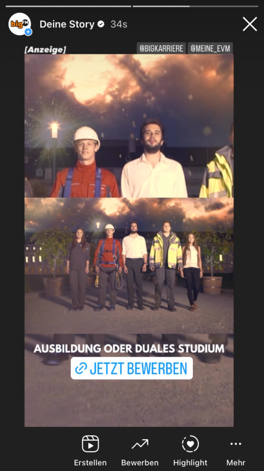 insta-post, mann mit helm, menschen in uniform, stehen vor brennendem gebäude